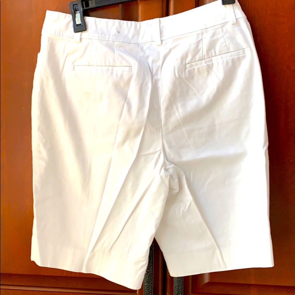 Talbots white petite Perfect Short 9” - Picture 6 of 6